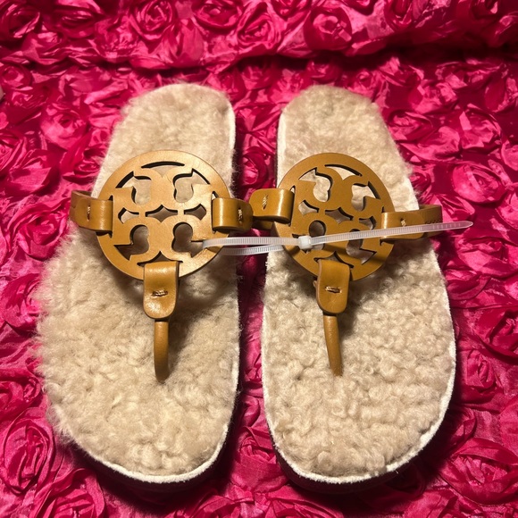Tory Burch Cloud Shearling Flats Sandals, Caramel Corn/Buttermilk - Picture 3 of 7